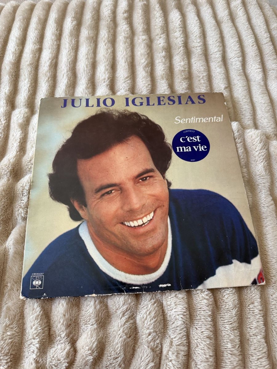 Dischi in vinile: Julio Iglesias – Sentimental vinyle – Usato da Bussigny venduto da Serena2009