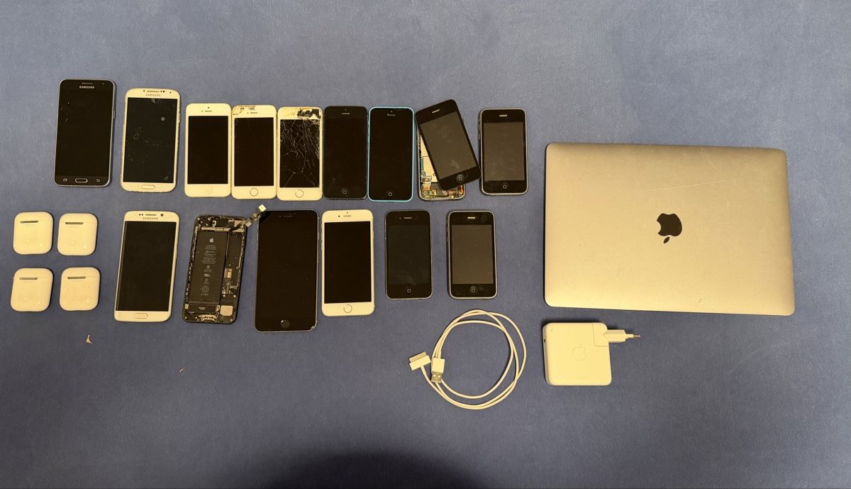 Apple Telefoni cellulari / Smartphones: Apple iPhone & Samsung &mac- bock – Usato da Wetzikon ZH venduto da cor_f2y9 1