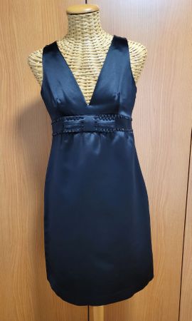 Abito Red Valentino in raso di seta nera, taglia 40 nuovo!