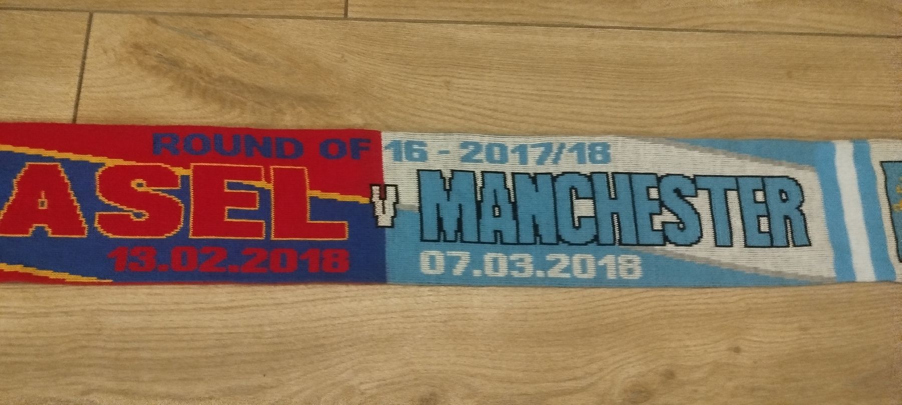 FC Basel Foulard & Sciarpe: écharpe FC Basel , Manchester city – Usato da Genève venduto da Octo-puces 3