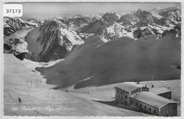 Hotel des Rochers de Naye et les Alpes en hiver im Winter