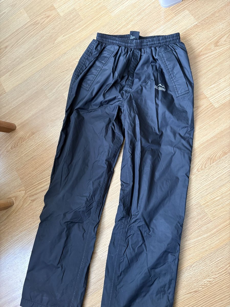 Hosen: Regenhose 152 – Gebraucht aus Zürich von Moskitia