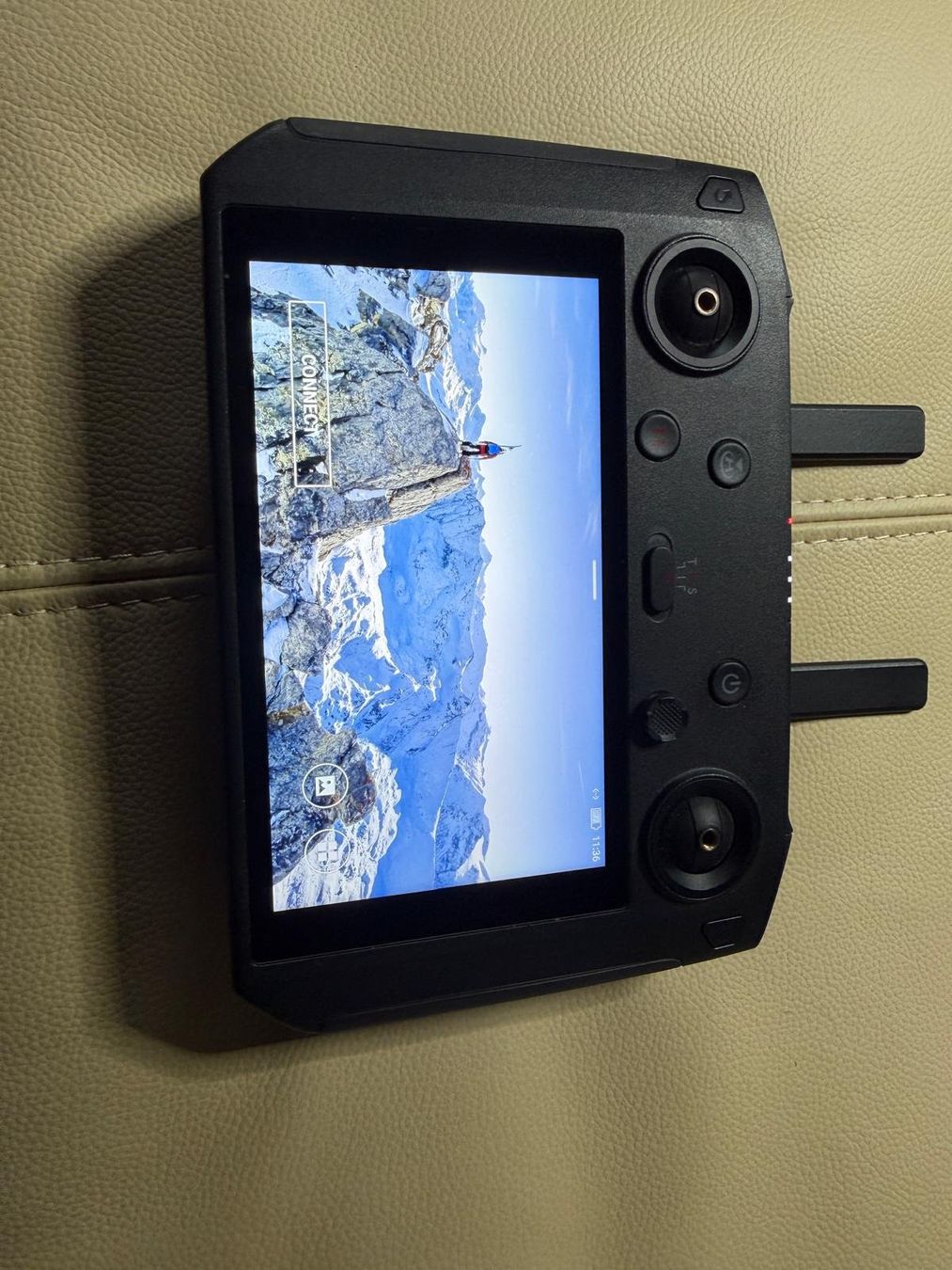DJI Telecomando: DJI Smart Controller Kompatibel mit 9 DJI Drohnen – Nuovo (secondo la descrizione) da Muttenz venduto da PR57