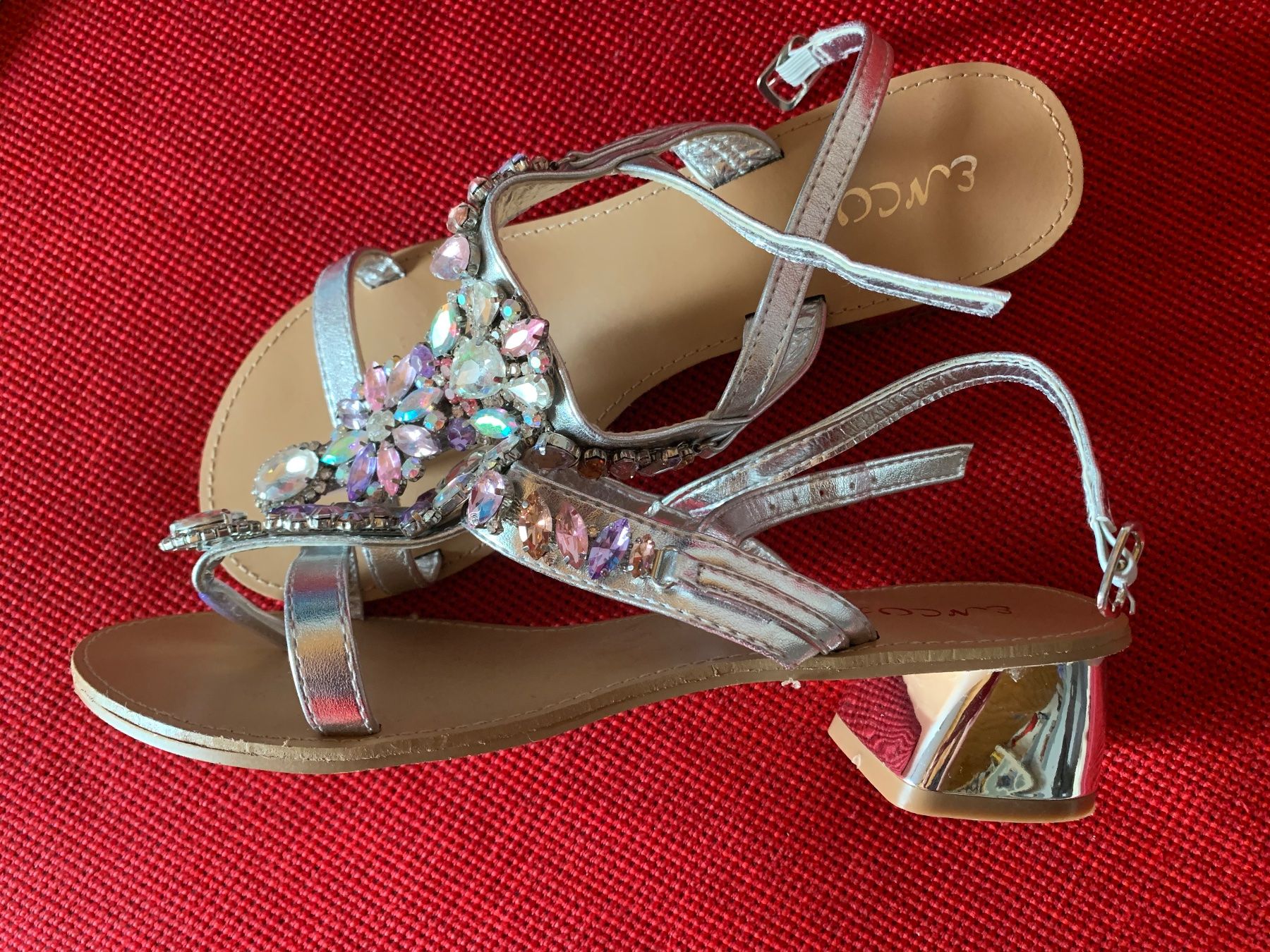 Scarpe da donna: Silberne Sandalen mit Schmucksteinen, Grösse 39 – Usato da Wiesendangen venduto da Babalegi 1