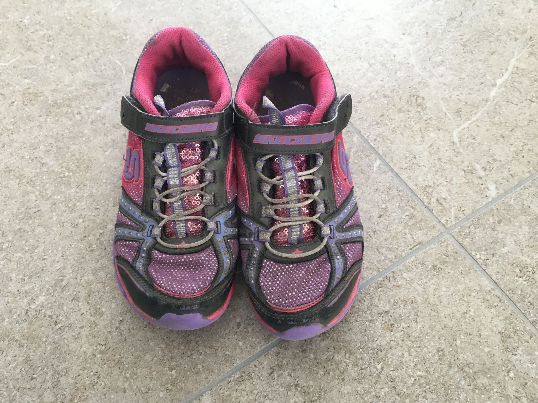 Skechers Scarpe per ragazze: Skechers Glitzer Turnschuhe Gr. 35 – Usato da Gächlingen venduto da Tara_devi