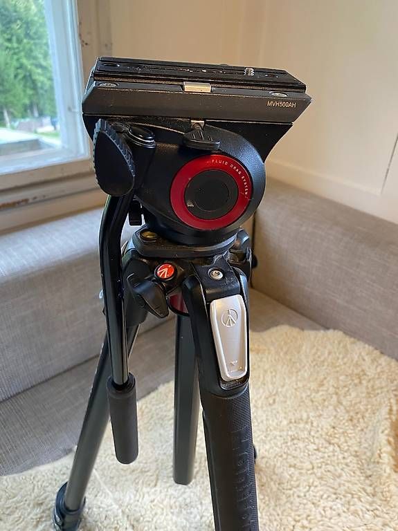 Stative & Stativköpfe: Kamerastativ Manfrotto 055 – Gebraucht aus Ebnat-Kappel von del_9vyy 2