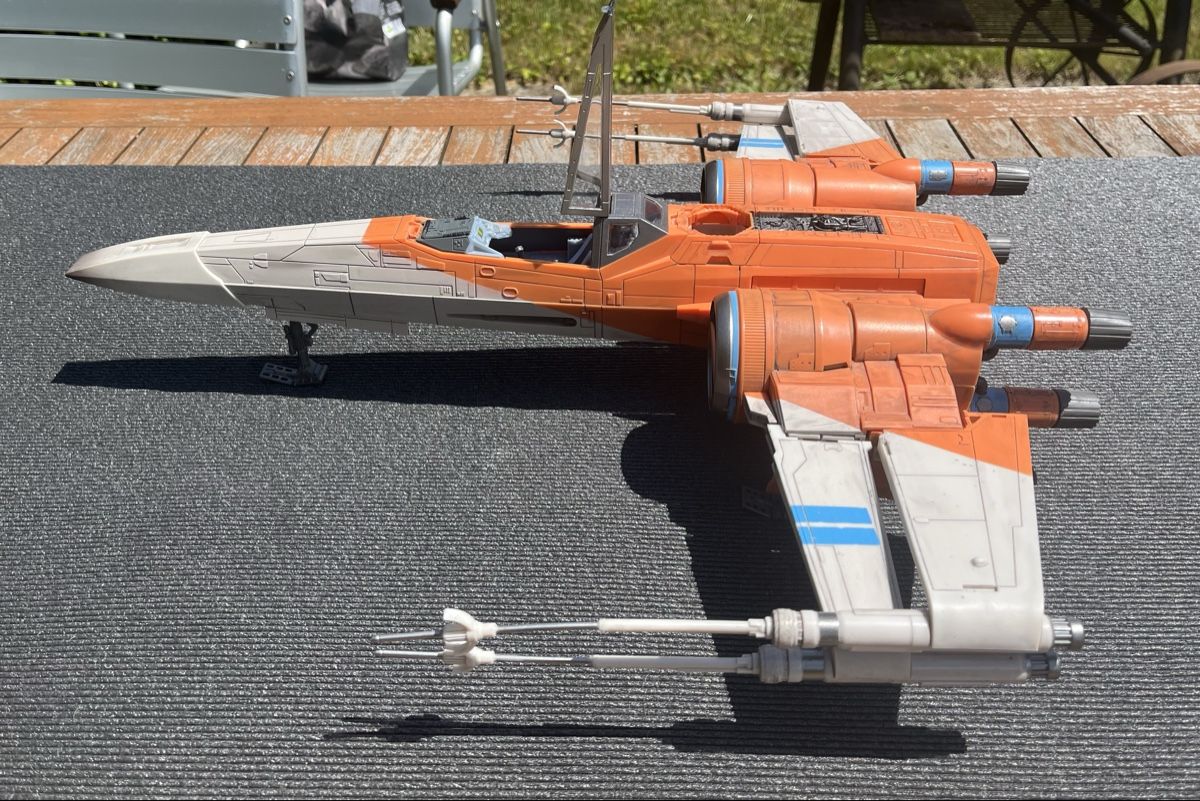 Hasbro Kit di modellismo & Modellini statici: HASBRO Star Wars Poe Damerons X-Wing Fighter – Usato da Küsnacht ZH venduto da hedwig_321 6