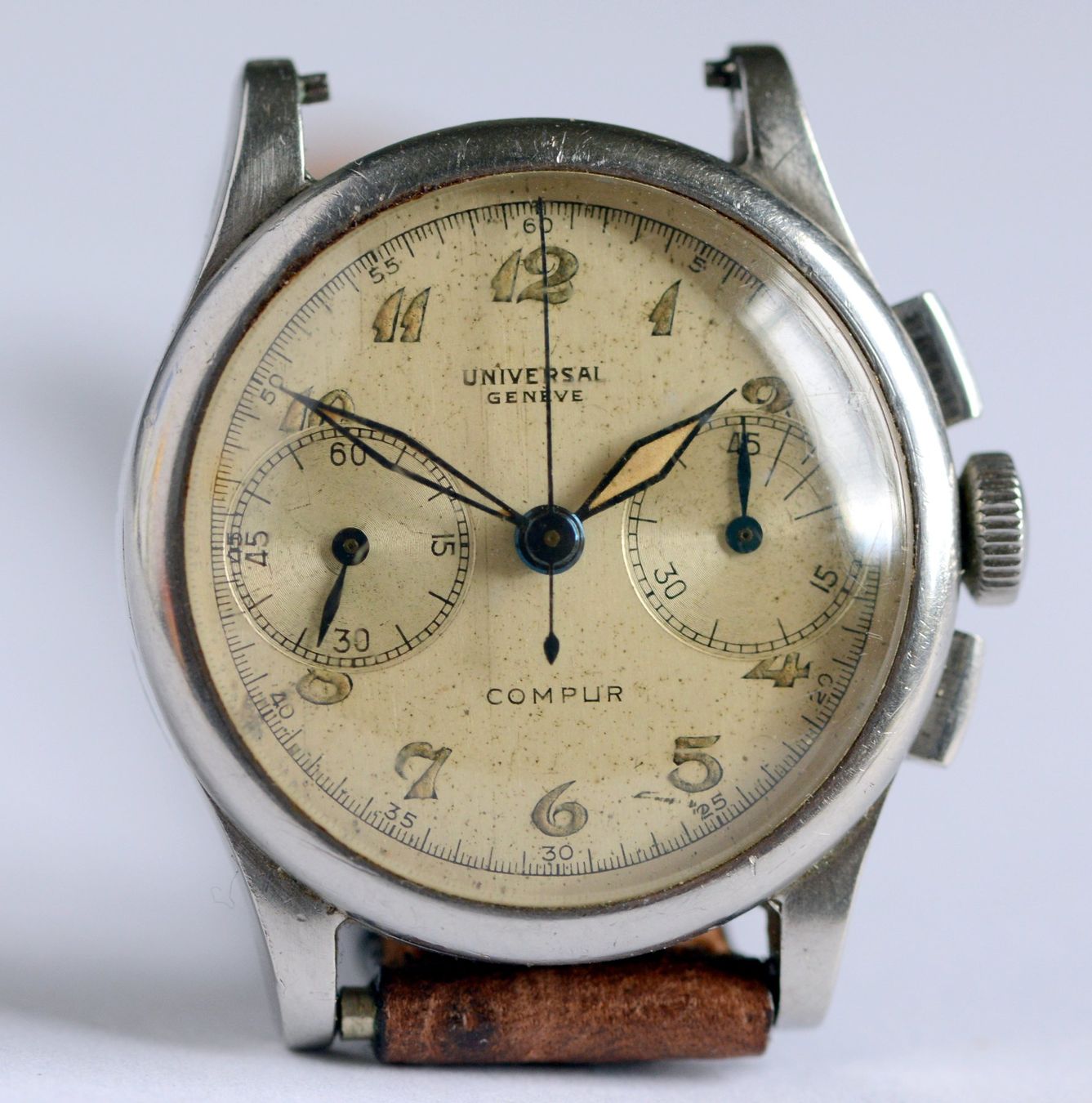 Universal Genève Uhren: Petit chrono "Compur" de la marque "Universal Genève" – Gebraucht aus Neuchâtel von