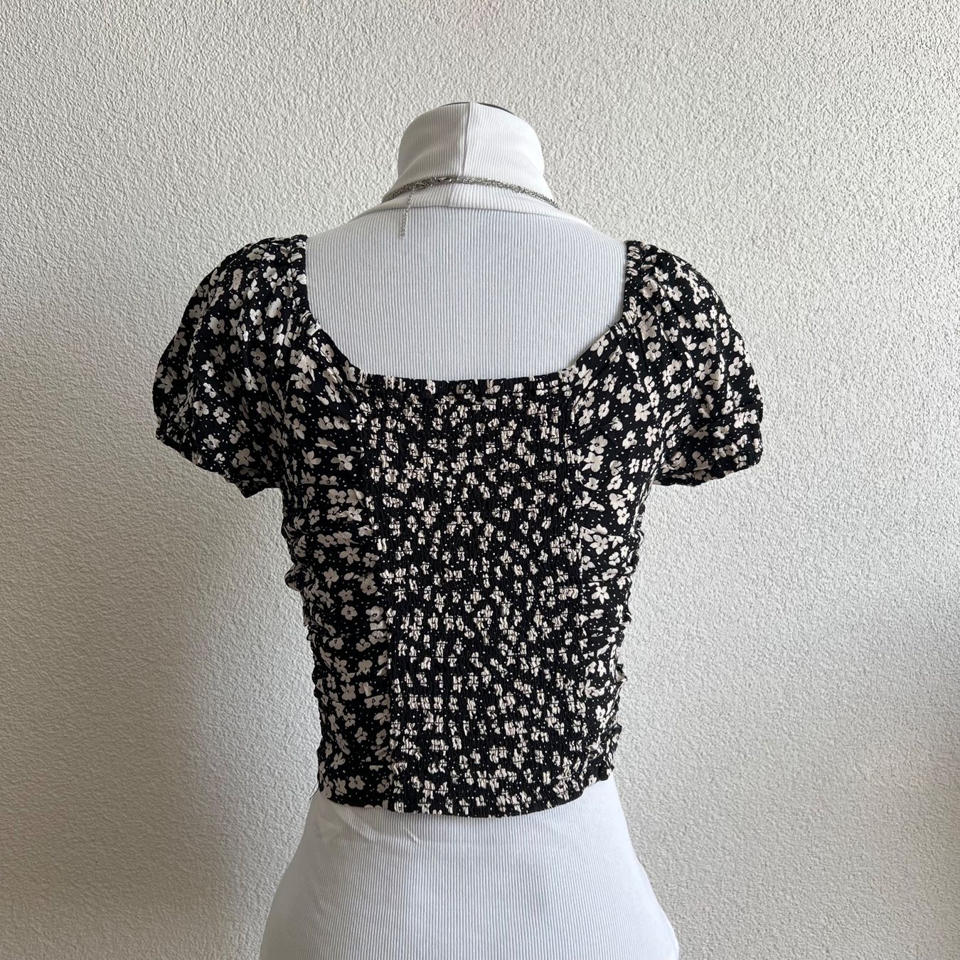 H&M Tops: H&M Blumen Top XS – Neuf (Voir description) à Tagelswangen par SpicyChicken 2