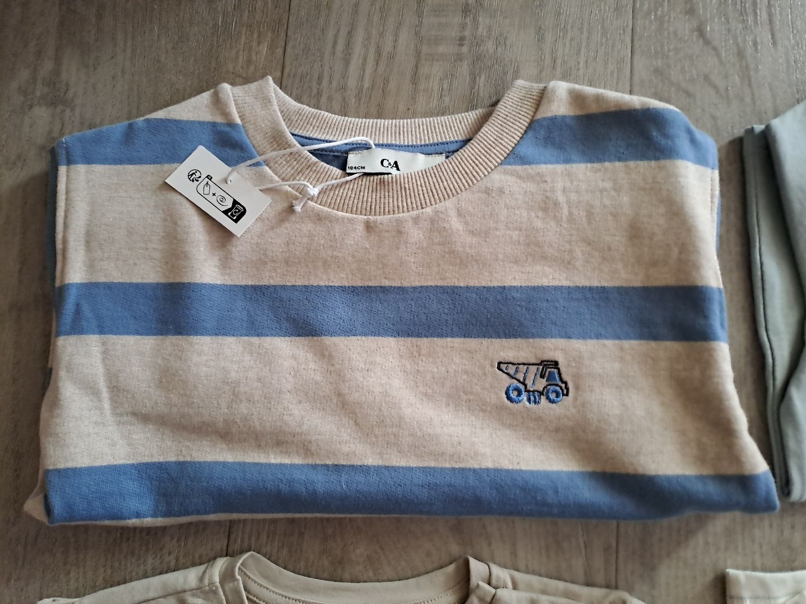 C&A Pulls et sweat-shirts: 4x Kinder Pullover C&A Grösse 104 neu – Neuf avec emballage d'origine à Rickenbach LU par bishiida 1