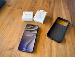 Apple iPhone 17 Pro Max 2TB in Tiefblau - Neuwertig