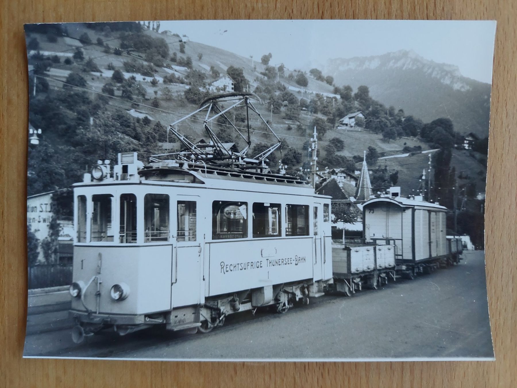Cartoline postali: Echtfotokarte Rechtsufrige Thunersee-Bahn – Usato da Obfelden venduto da Foto_Bild_Kunst_Buch