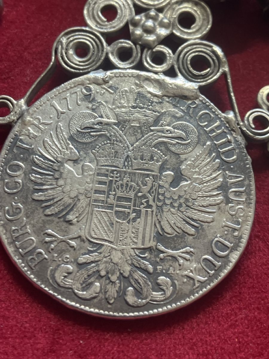 Catenine: Antike Kette mit Münzen. Einzigartiges Design. – Usato da Muralto venduto da jac_hkz5 4