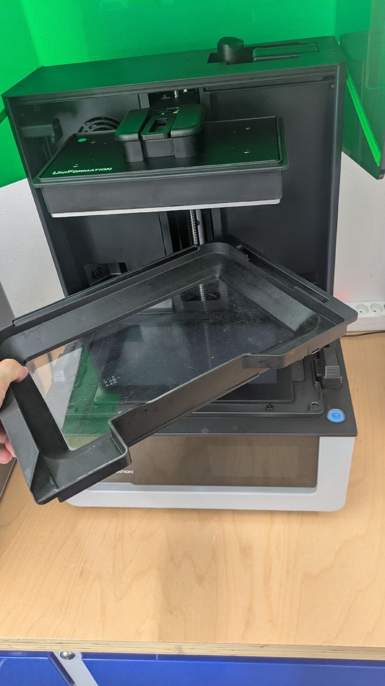 Stampanti 3D: Imprimante 3D résine UniFormation GK3 B – Usato da Neuchâtel venduto da gui_9kxr 1