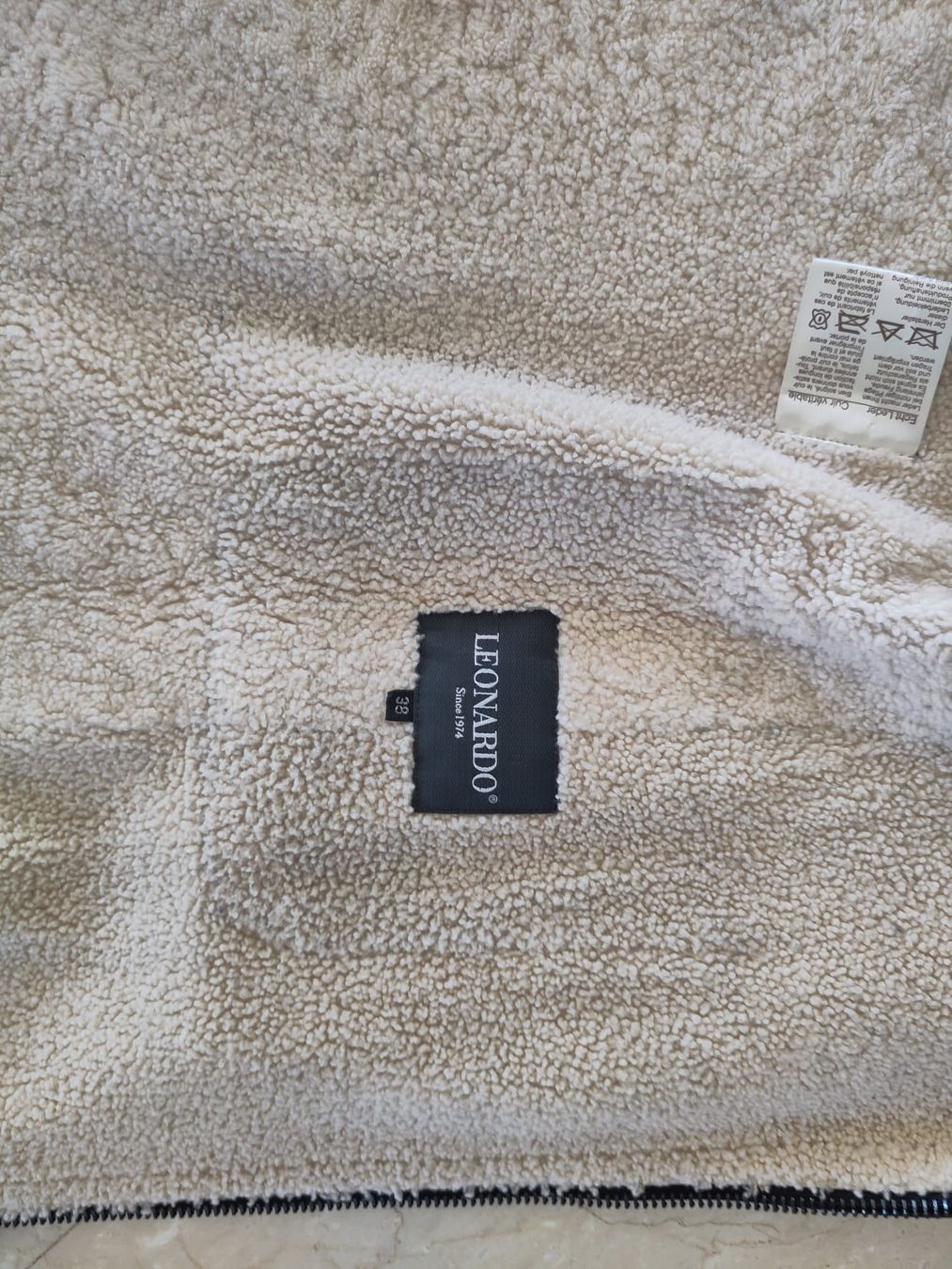 Cappotti: Manteau LEONARDO en cuir avec fourrure – Usato da Lausanne venduto da HelenaK 2