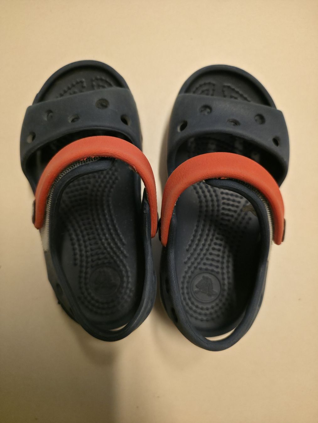 Crocs Scarpe per ragazzi: Crocs Sandals Kinder Gr 7 (23/24 EU) wie neu – Nuovo (secondo la descrizione) da Zürich venduto da jabo22 1