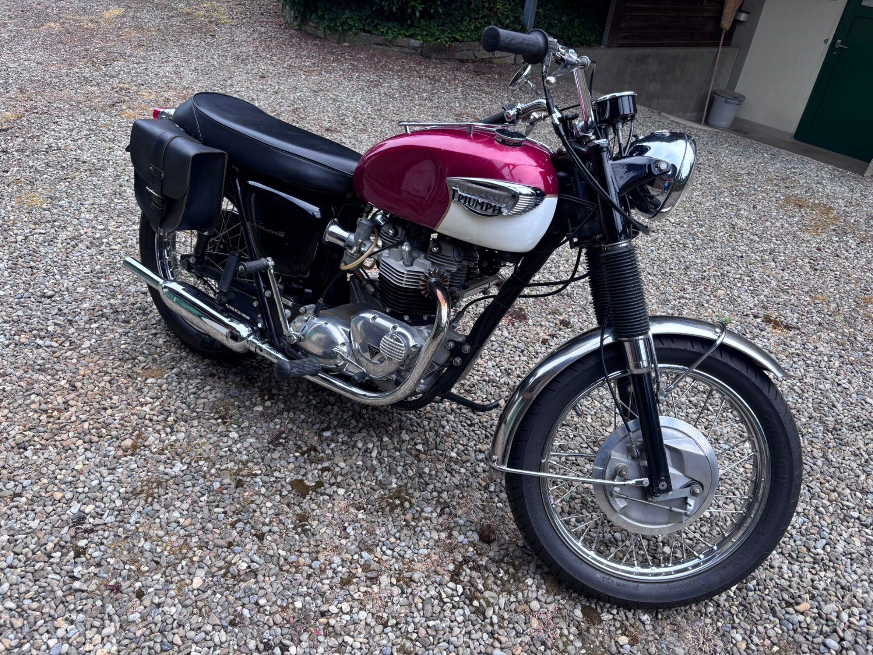 Triumph Strada: Triumph T120 Bonneville – Usato da Basel venduto da SeMobil