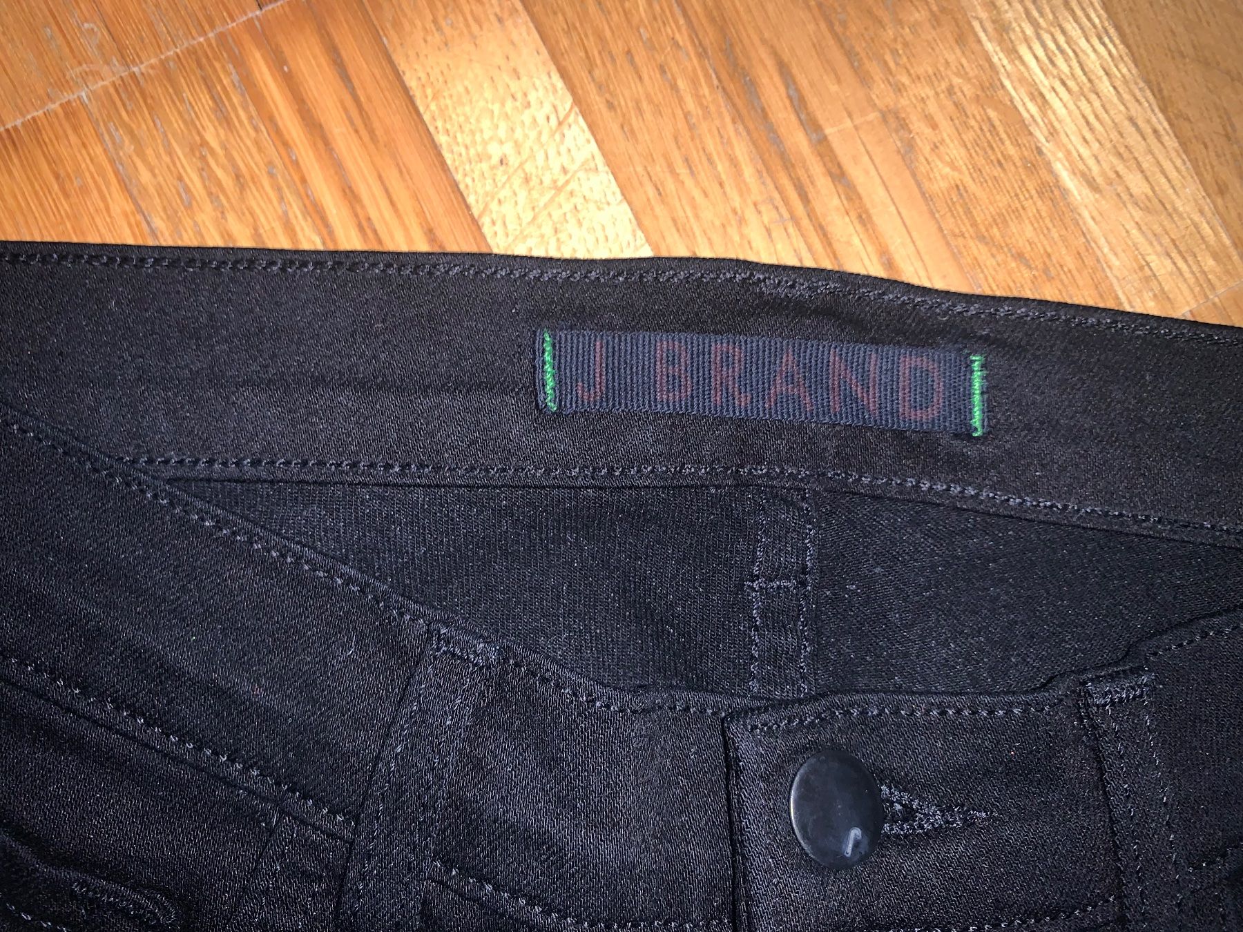 Jeans: J Brand schwarze jeans – Usato da Zürich venduto da Nikuska32 2