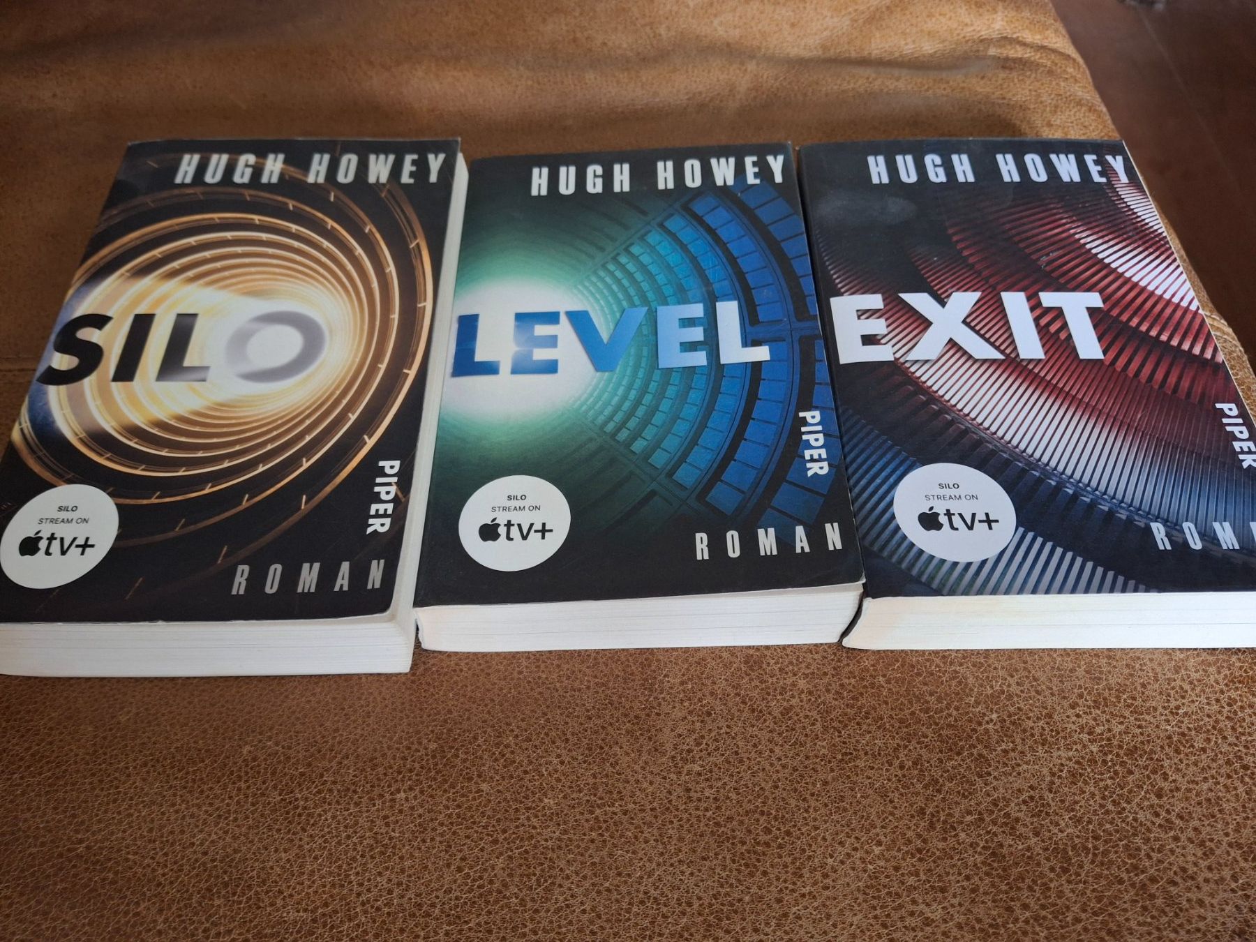 Libri: 3 Bücher von Silo Level, Exit, hugh howey – Usato da Kölliken venduto da art-deko