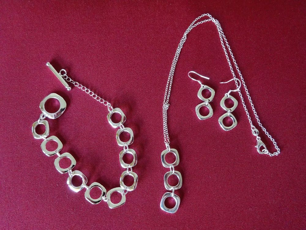 Schmuckset Mit Rosen-Motiv – Halskette, Armband & Ohrringe In Goldoptik (verlängerbar, Für Damen)