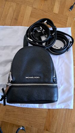 Sac à dos Michael Kors noir, mini,très Bon État