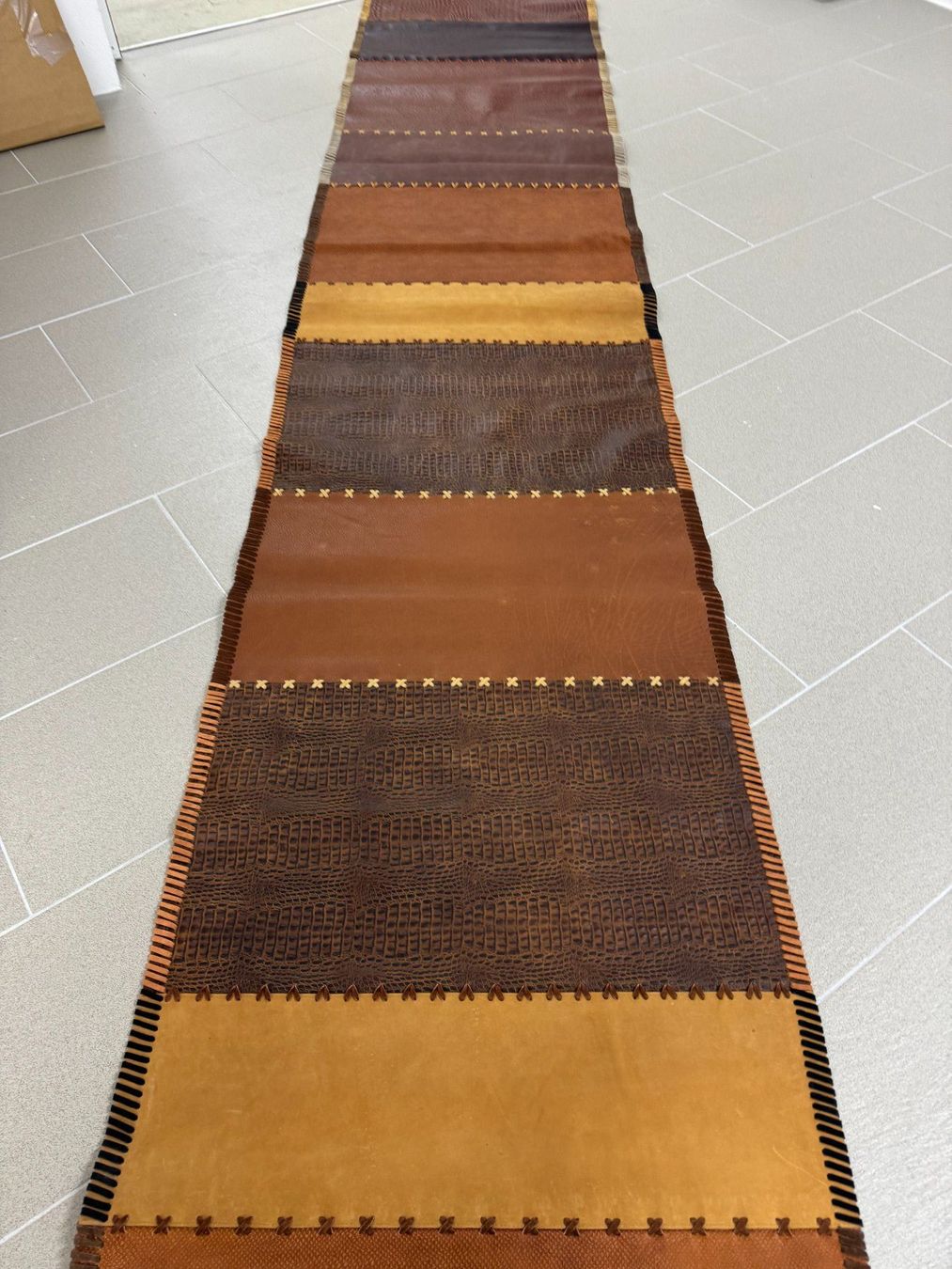 Tappetini fitness: Handcrafted Leather Carpet – Multi-Texture, New Condition – Usato da Gsteig b. Gstaad venduto da Auctionly 5
