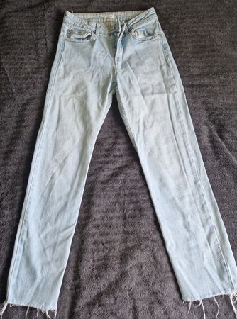 Zara/Bershka Jeans, Grösse 34, guter Zustand für den Sommer!