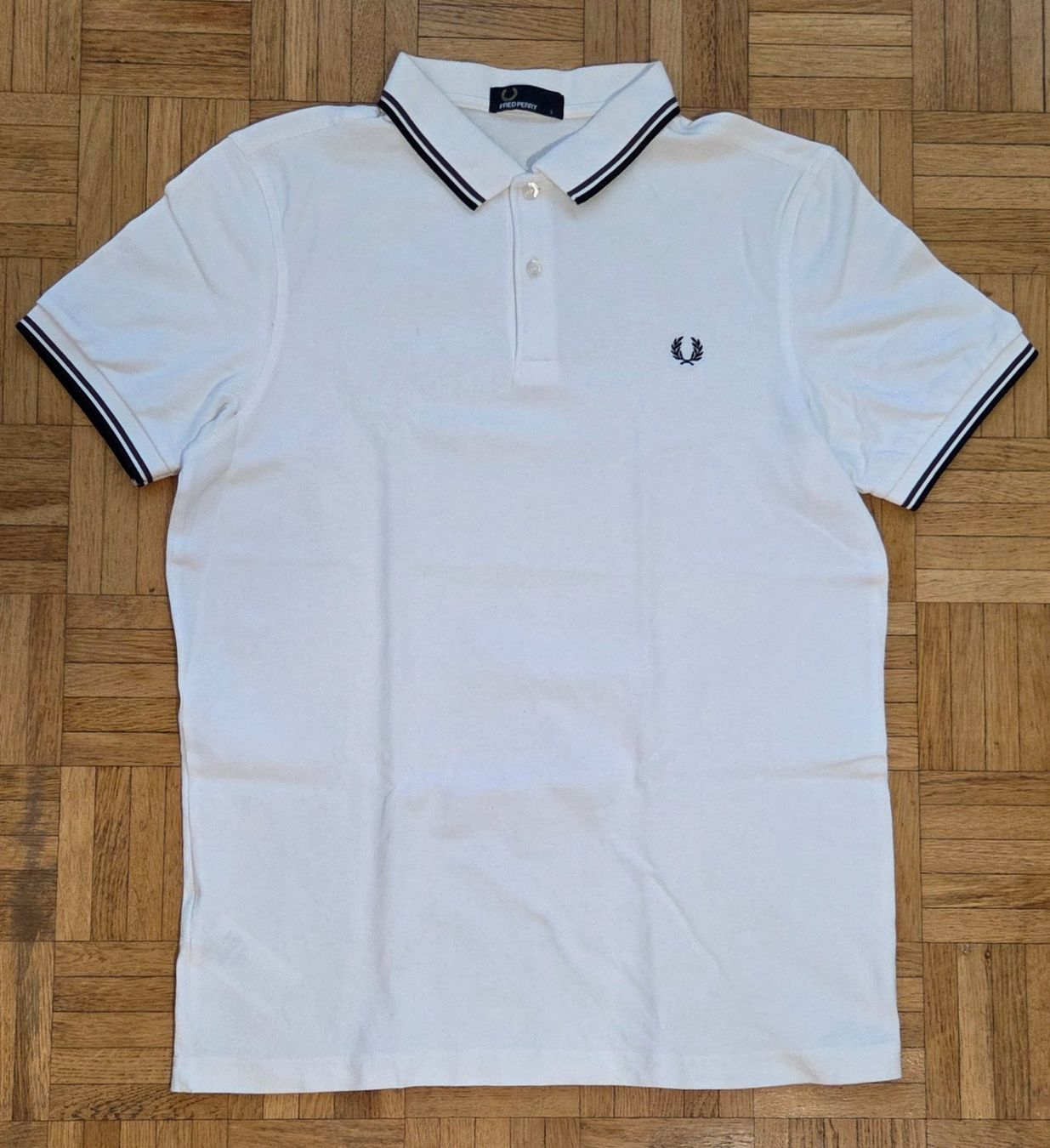 Fred Perry Polos: Fred Perry Poloshirt, Weiss – D'occasion à Brüttisellen par ruebli-fan13