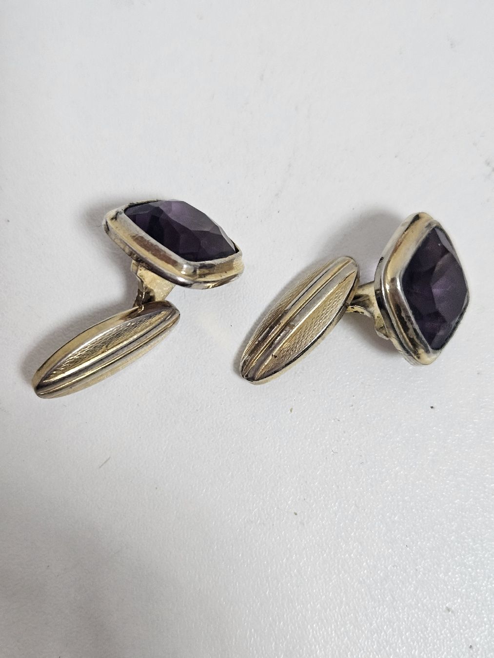 Gemelli: Manschettenknöpfe mit violettem Glasstein  – Usato da Schlieren venduto da Bestleo 4