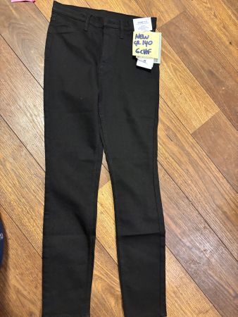 Neu Black Jeans Gr 140   6CHF