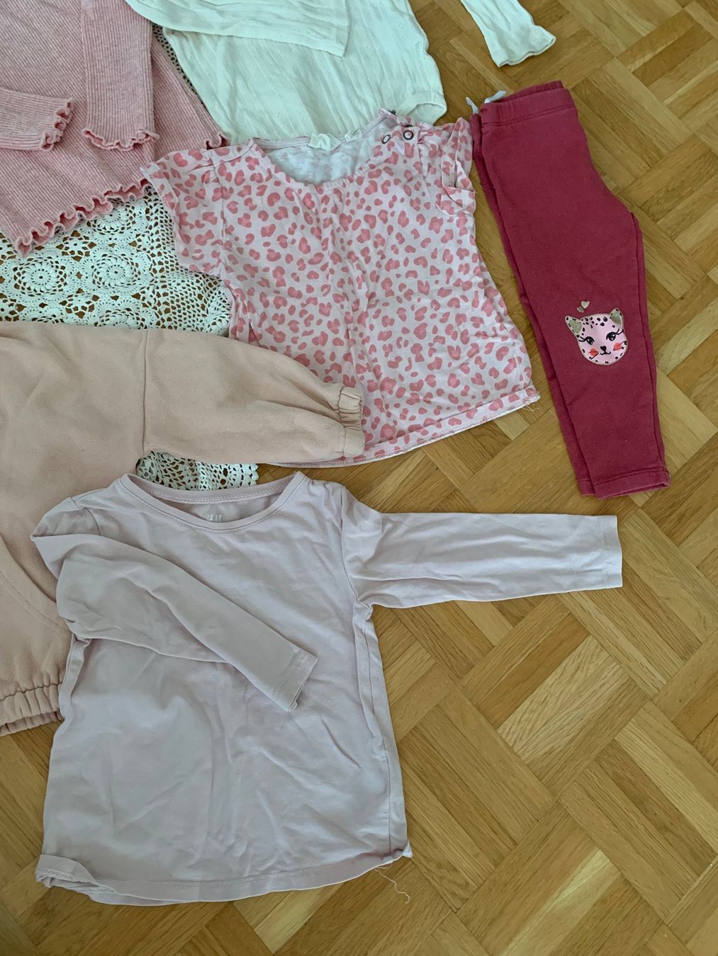 Lotti & Set di vestiti: Set Leggins, body, Sweatshirts Gr.92 – Usato da Moutier venduto da chDuplessy 5
