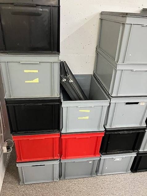 Recipients et similaires: 23 Rako Boxen mit Deckel, gross – D'occasion à Nottwil par Gonahr 1