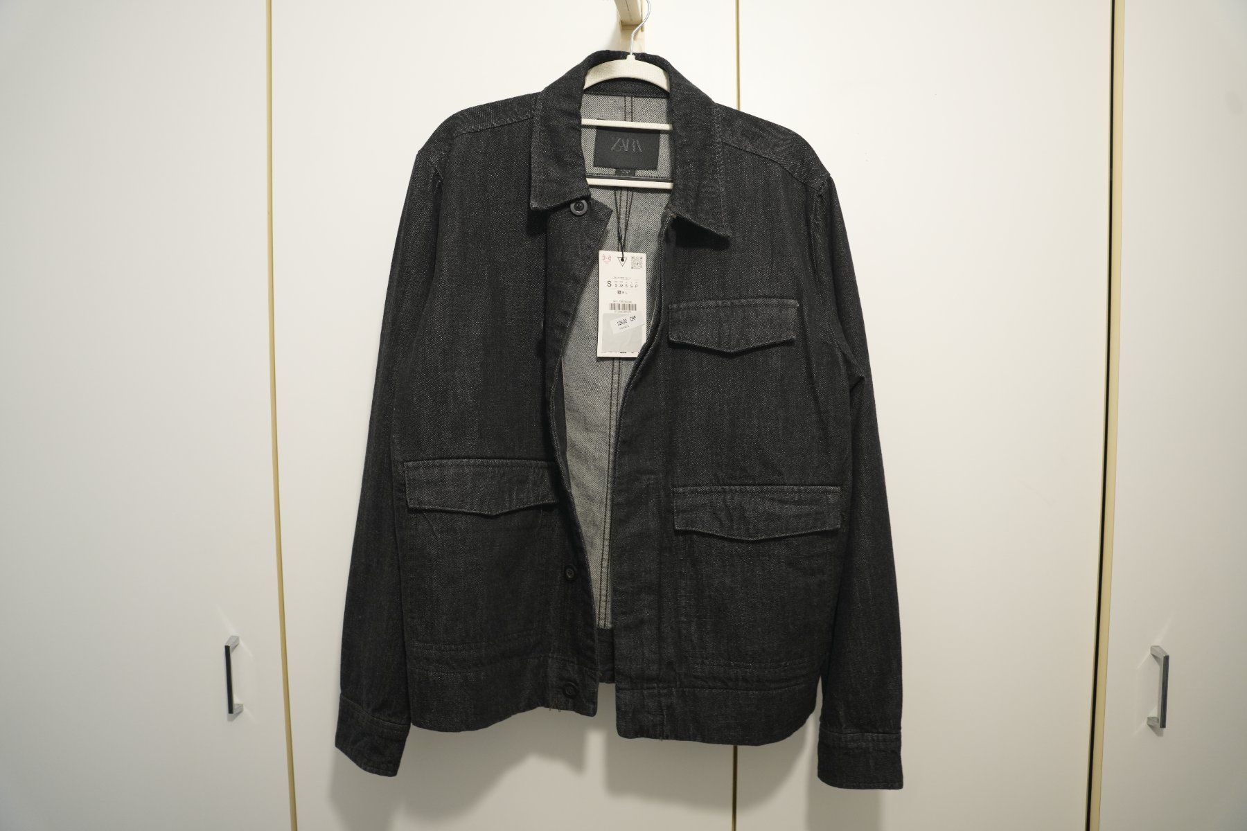 Zara Giacche: Zara Selvage Denim Jacket – Nuovo e nell'imballaggio originale da Neuchâtel venduto da yan_lq56