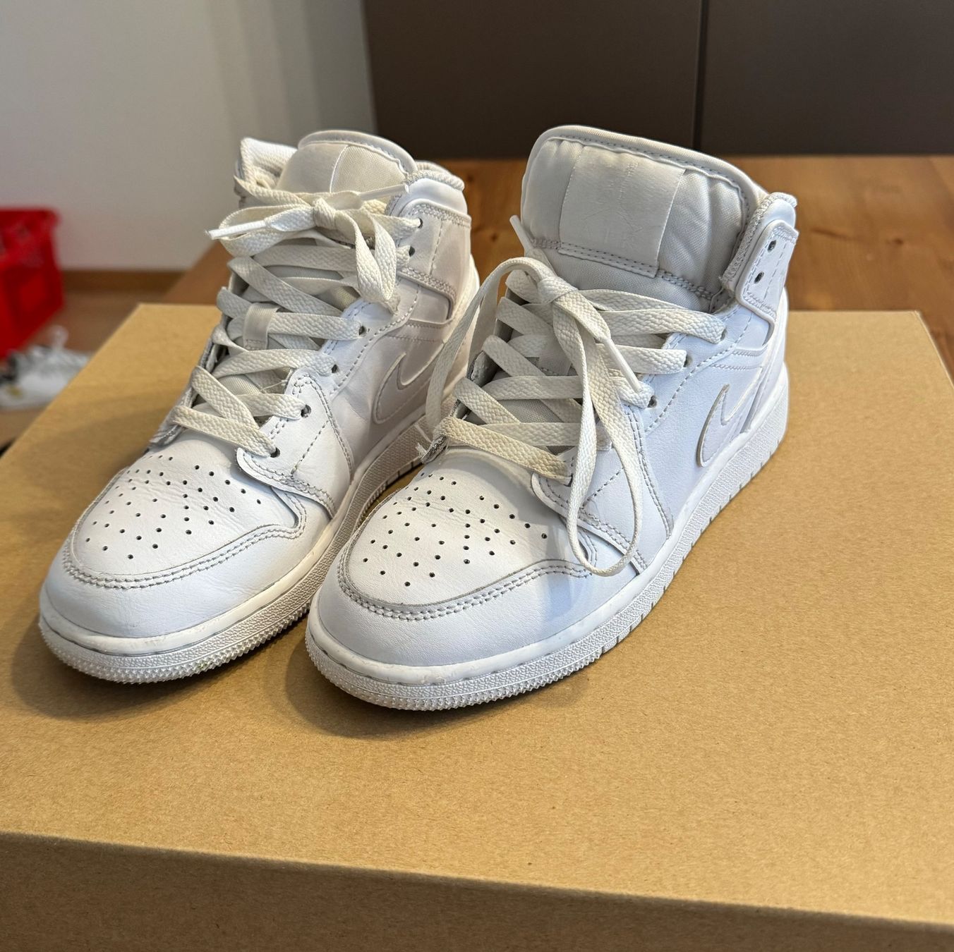 Jordan Schuhe für Jungen: Nike jorden Kinder 35,5 – Gebraucht aus Rheinfelden von adidas1984 1
