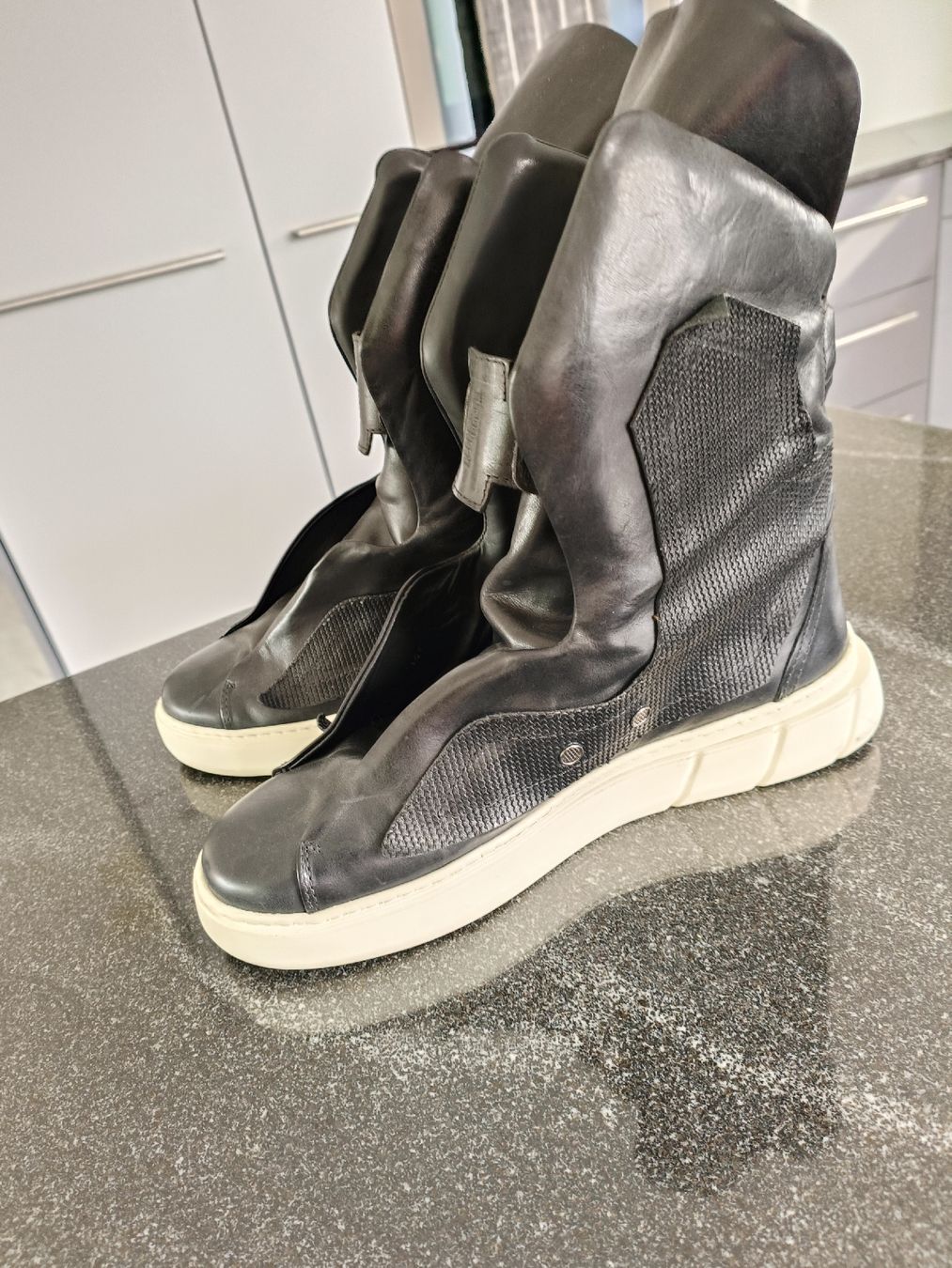 Scarpe da uomo: Space Turnschuhe – Nuovo (secondo la descrizione) da Thun venduto da oli_s6kv