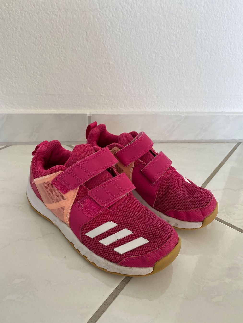 Adidas Scarpe per ragazze: Adidas Turnschuhe Gr. 32 – Usato da Wettswil venduto da claudiahel