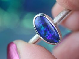 LUNA NOVA Silberring mit Black Crystal Opal · Gr. EU 51 - 52