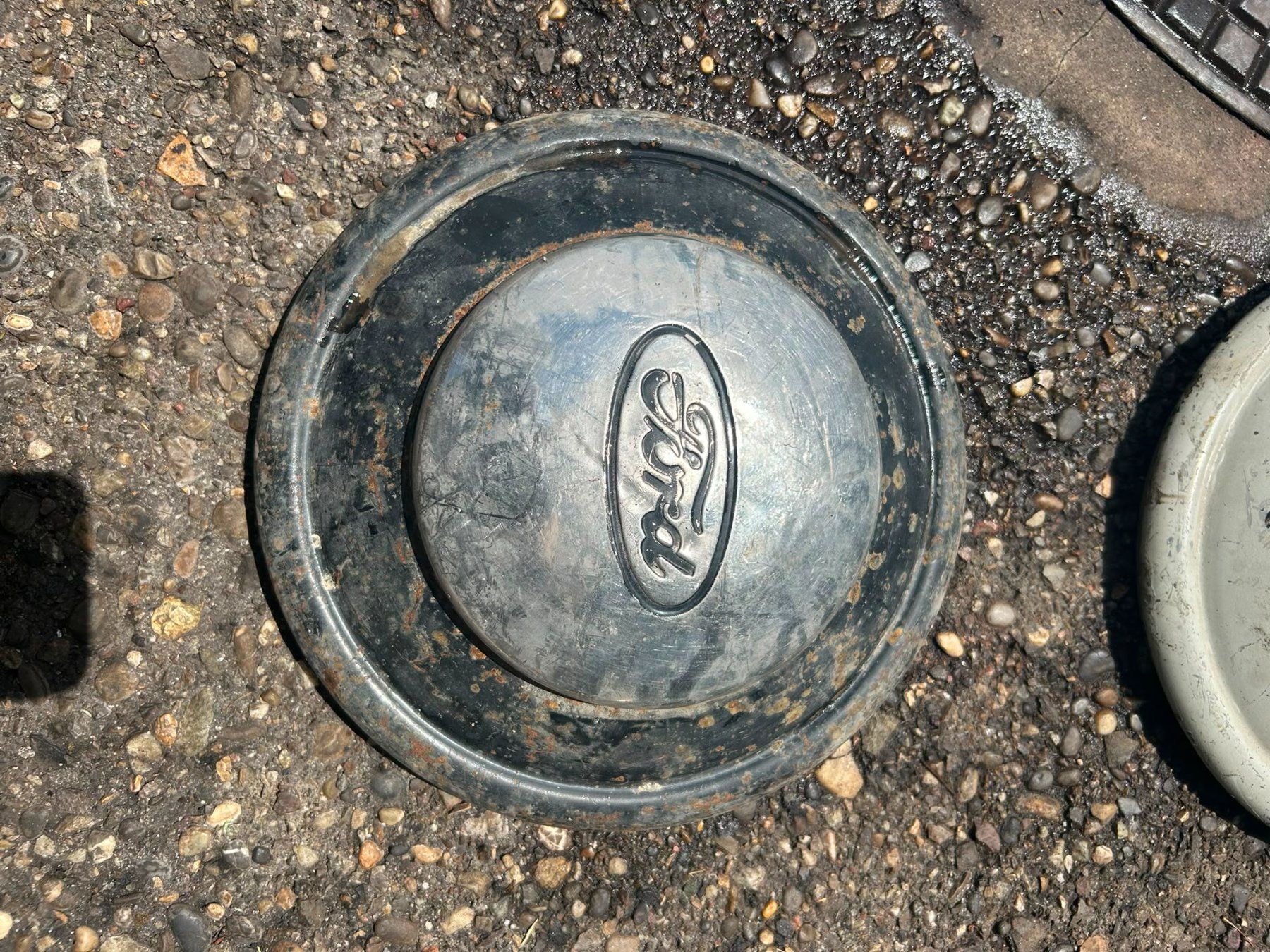 Alle Autoersatzteile: Ford Raddeckel – Gebraucht aus Niederdorf von St170 2