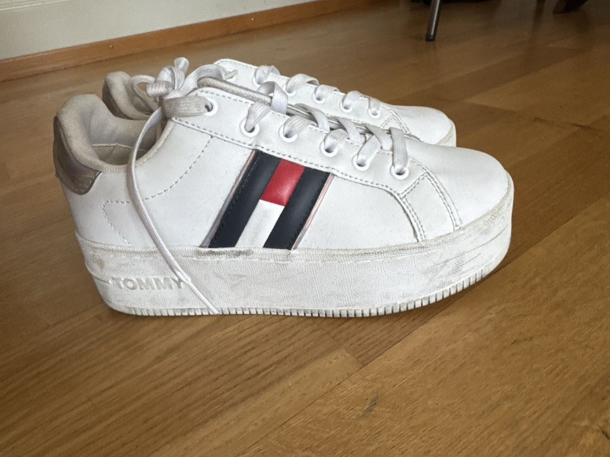 Tommy Hilfiger Scarpe da donna: Tommy Hilfiger White Platform Sneakers - Size eu 36 – Nuovo (secondo la descrizione) da Zürich venduto da queennn 1