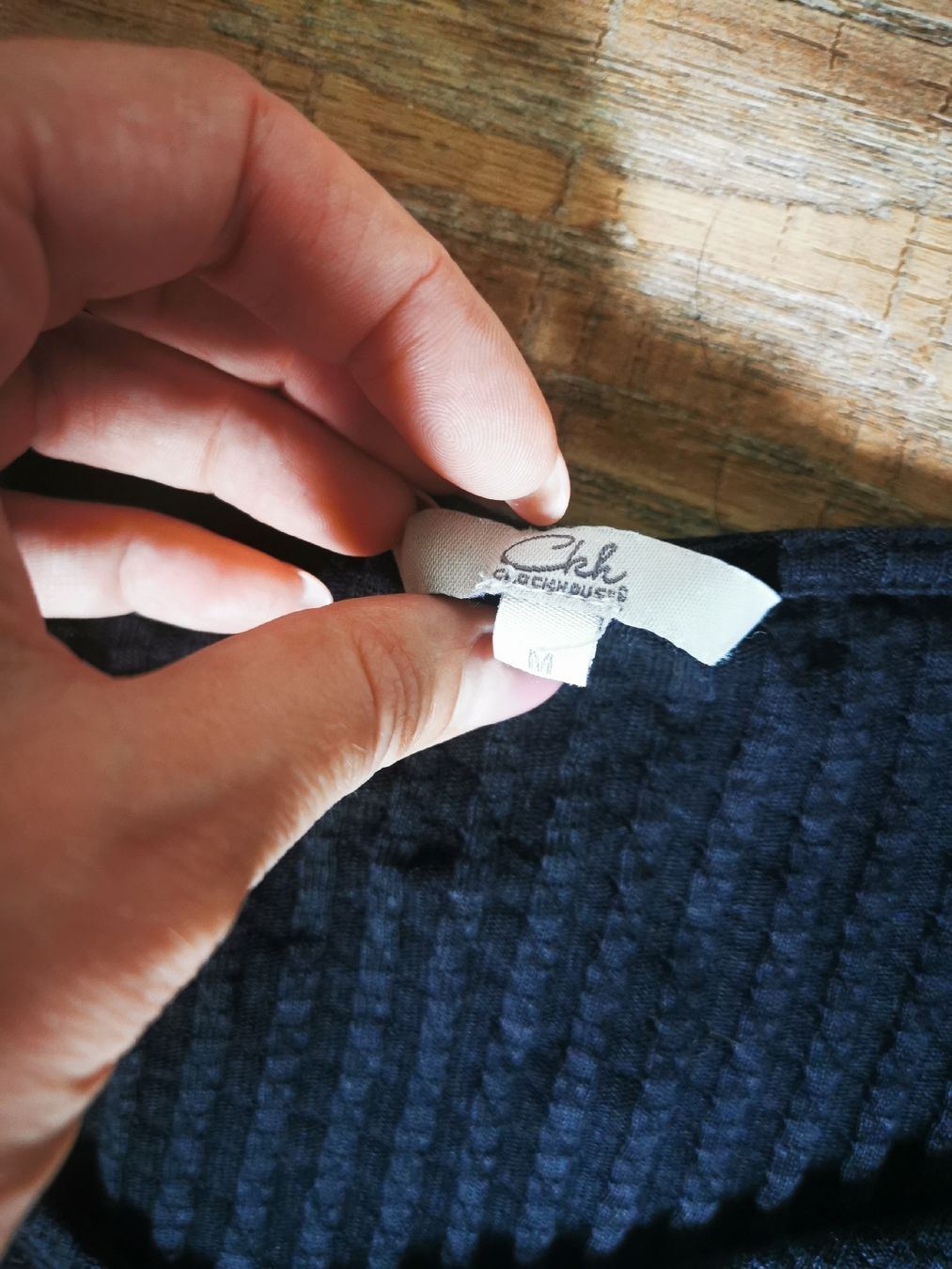 H&M Maglioni & Felpe: Damen Pullover schwarz Grösse M guter Zustand – Usato da Balsthal venduto da Leila_Luna 1