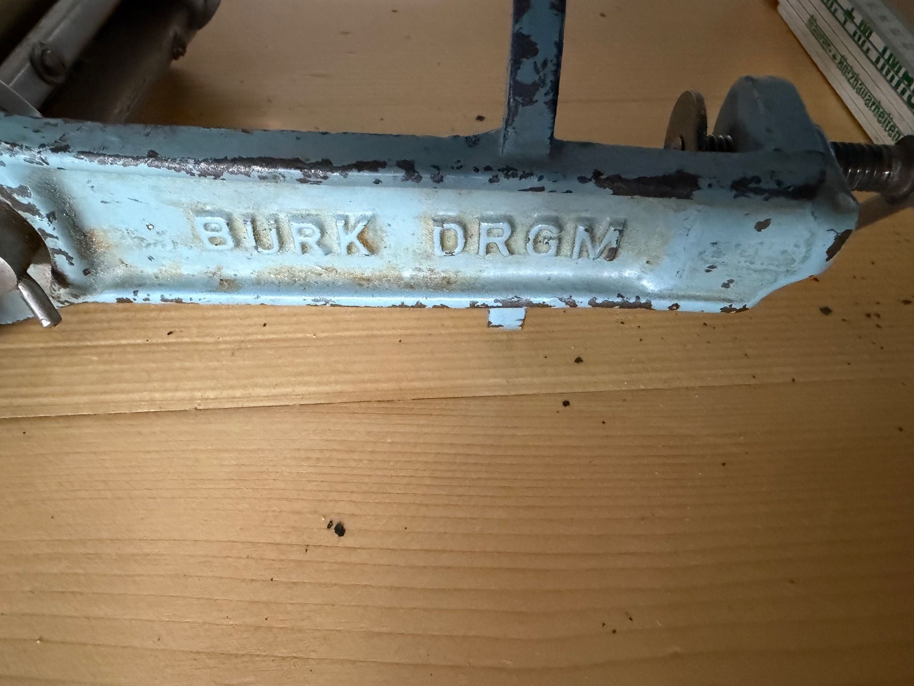 Elettrodomestici da cucina: Fasnachtsküechlimaschine BURK DRGM blau mit Kurbel – Usato da Duggingen venduto da Ysvogel 1