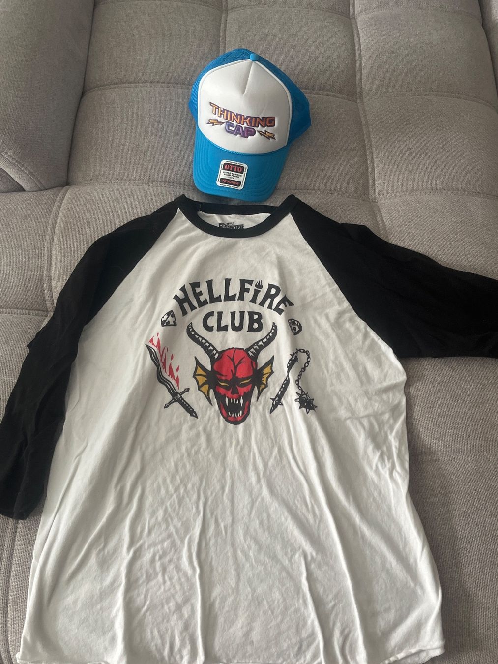 T-shirt: Stranger Things Fanartikel Kleider – Nuovo (secondo la descrizione) da Kappel SO venduto da Julianjupe