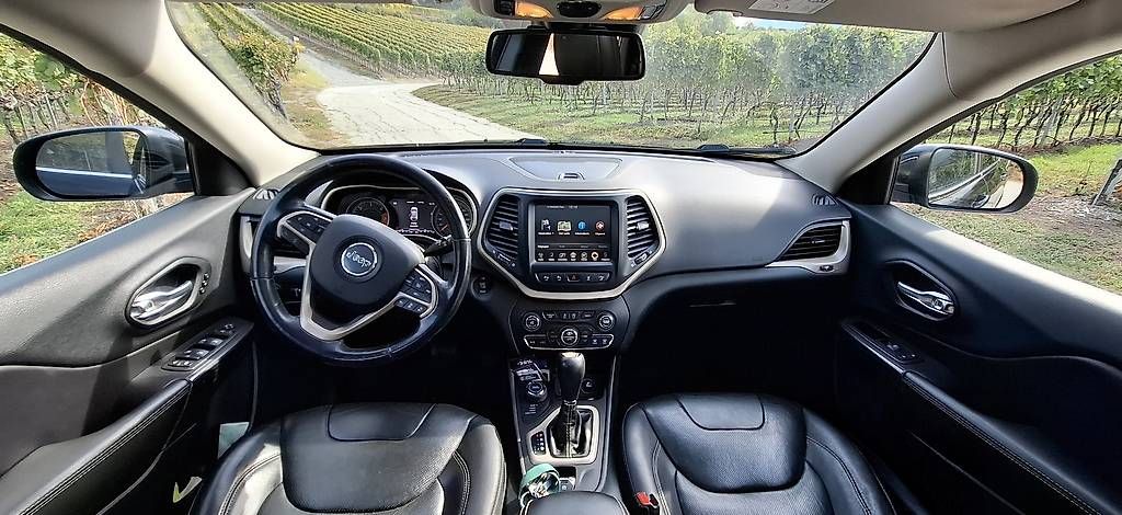 Automobili: Jeep Cherokee 2.2 TD – Usato da Corin-de-la-Crête venduto da Ejoeli 3
