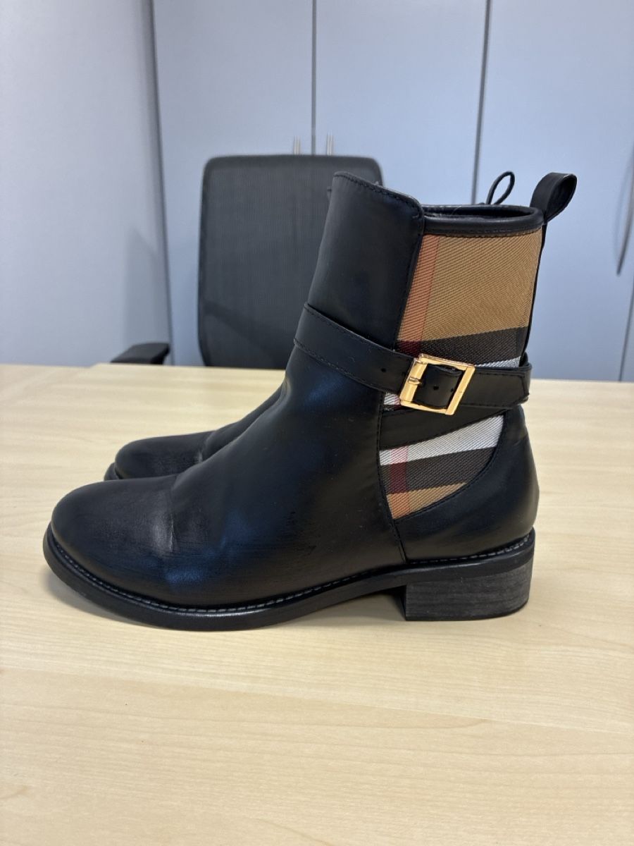 Scarpe da donna: Boots, Gr. 37 Schwarz – Usato da Steckborn venduto da AleksandraL