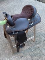 Zwei gebrauchte Pferde-Sättel