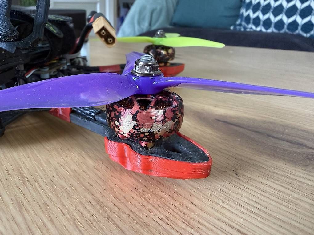 Modellismo RC: Drone FPV 6s avec 3 batteries – Usato da Renens VD venduto da Zorgone 3