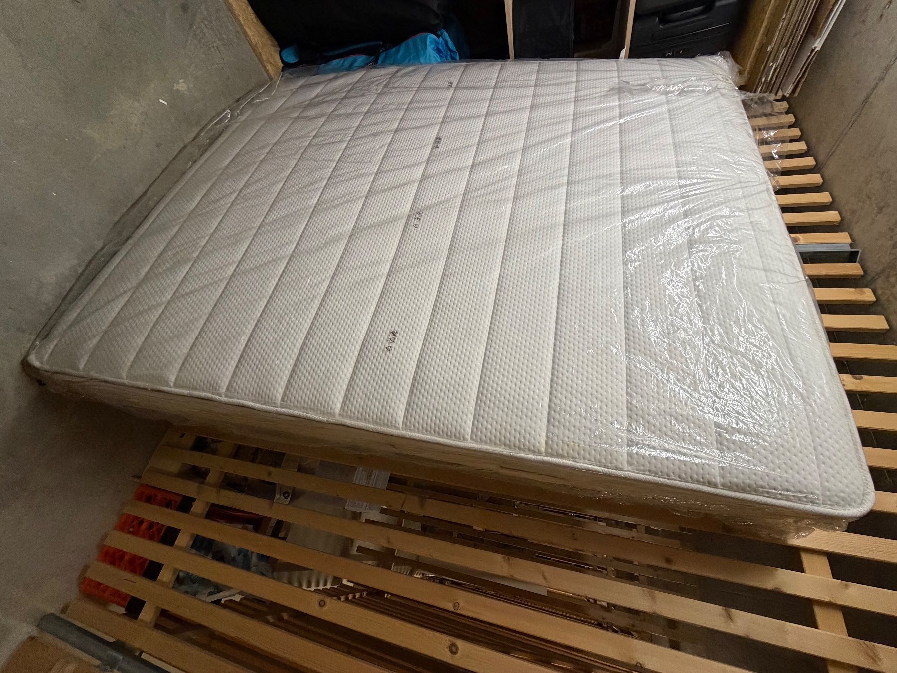 Ikea Matratzen: Matelas 160x200cm + surmatelas – Gebraucht aus Villars-sur-Glâne von aym_l8kk