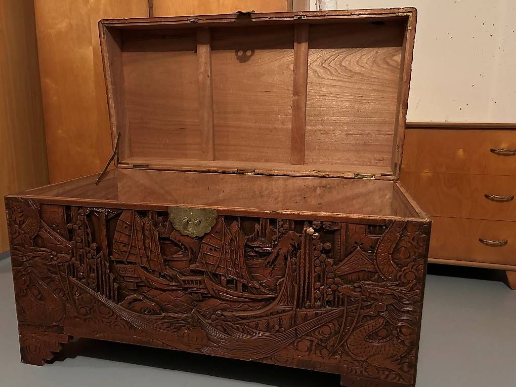 Cassapanche: Truhe handgeschnitzt – Usato da Appenzell venduto da loetzel 2