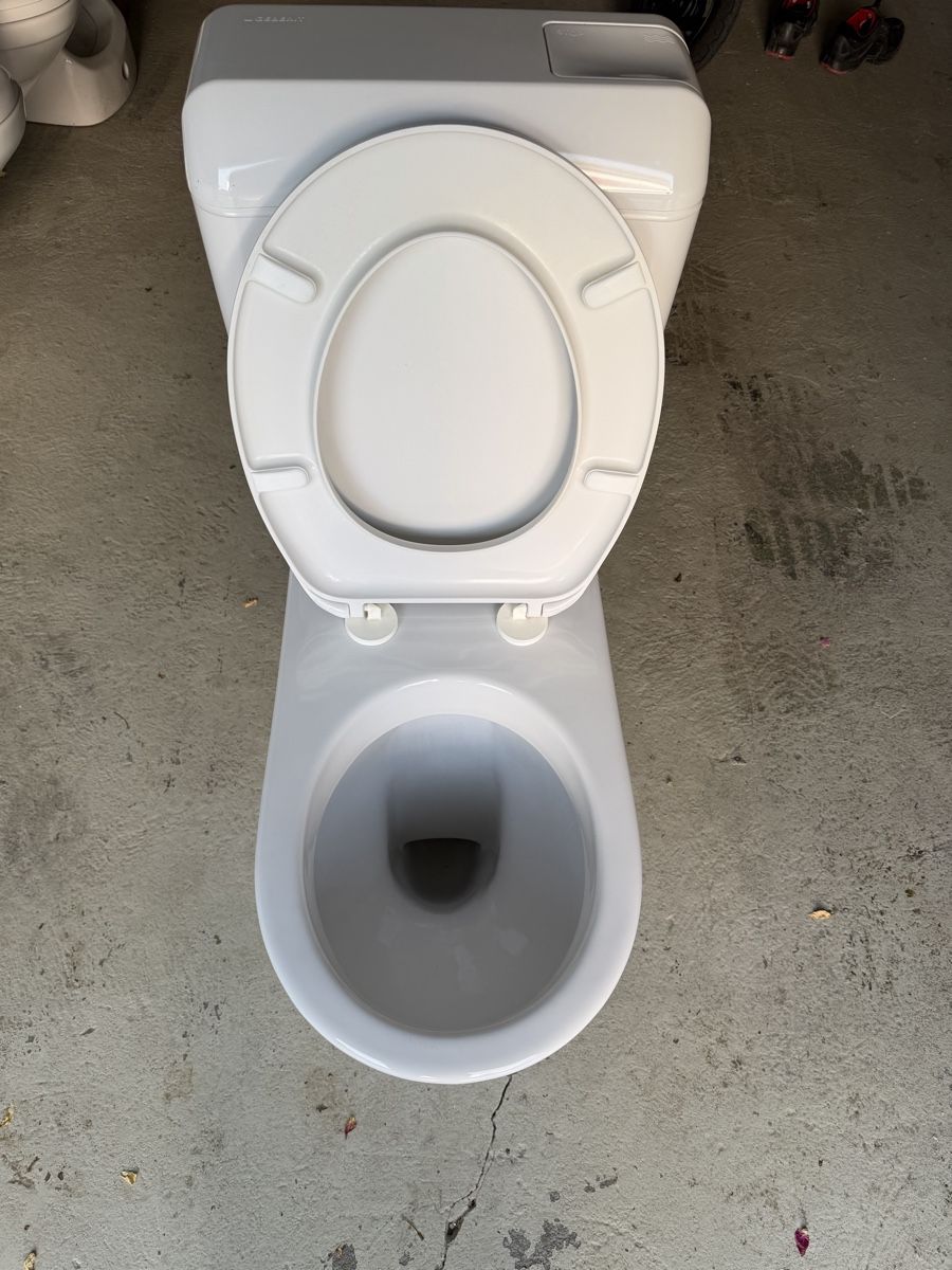 Laufen WC: Stand wc laufen – Usato da sargans venduto da arbon- 1