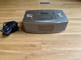 Neon Digitaler Wecker, Radio und Lautsprecher für Iphone